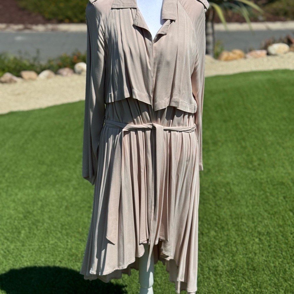 Elegant Cream Women's Dress